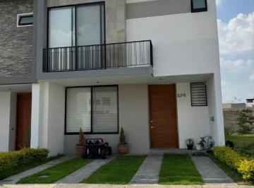 Casa de 3 habitaciones, Tlajomulco de Zúñiga · Casa Fraccionamiento Adamar