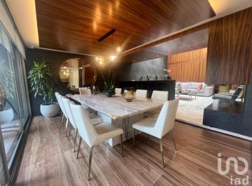 Casa · 380m² · 4 Recámaras · 4 Estacionamientos · Casa en Venta en Calimaya, Estado de México
