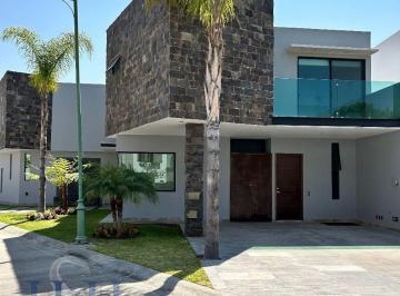 Casa en condominio de 4 habitaciones, Zapopan · Casa Nueva en Venta en Fraccionamiento Los Sueños