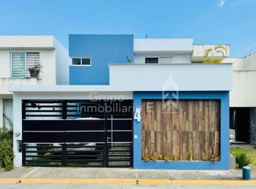 Casa de 3 habitaciones, Xalapa · Casa en Venta a Unas Cuadras de La Sev