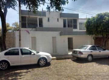 Casa de 5 habitaciones, Querétaro · Casa en Venta en Qro Carretas