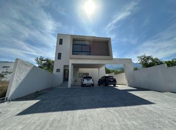 Casa de 3 habitaciones, Santiago · Venta de Casa en Santiago Carretera Nacional