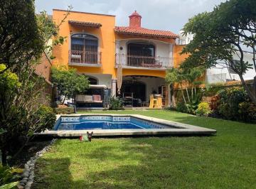 Casa de 4 habitaciones, Cuernavaca · Casa Estilo Cuerna en Zona Dorada