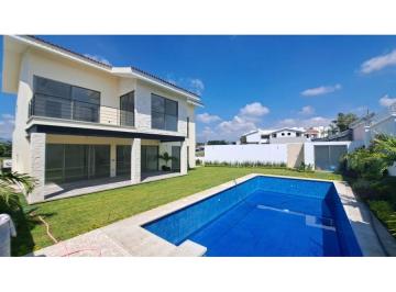 Casa · 353m² · 4 Recámaras · 3 Estacionamientos · Casa en Fraccionamiento Paraíso Country Club