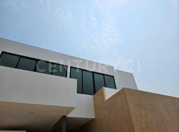 Casa · 295m² · 4 Recámaras · 2 Estacionamientos · Casa en Venta en Parque Natura, Cholul