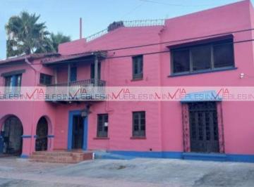Casa uso de suelo · 500m² · 3 Recámaras · 10 Estacionamientos · Casa con Uso de Suelo en Venta en Monterrey