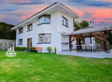 Casa de 4 habitaciones, Atizapán de Zaragoza · Casa en Loma de Valle Escondido. 5 Recámaras. Lista Para Que Te Cambies!