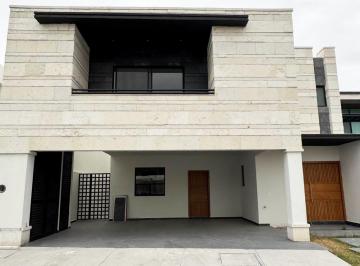 Casa de 4 habitaciones, Saltillo · Casa en Venta en Residencial La Escondida