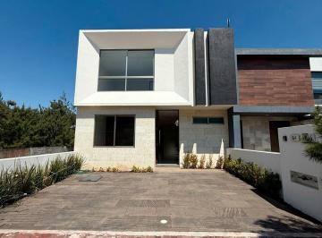 Casa de 3 habitaciones, Morelia · Casa en Venta en El Fracc El Olivar Altozano, Morelia, Michoácan.