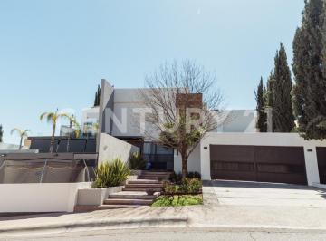 Casa · 703m² · 4 Recámaras · 4 Estacionamientos · Casa en Venta Haciendas de Santa Fe, Chihuahua