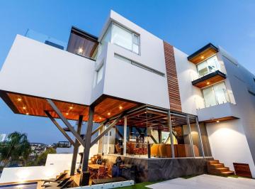 Casa en condominio de 3 habitaciones, Querétaro · Casa en Venta 680 m² en Balcones de Juriquilla con Lujo Moderno y Vista Al Lago