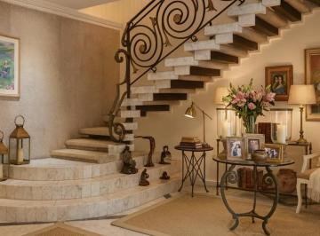Casa de 4 habitaciones, Miguel Hidalgo · ¡Bajo de Precio! Exclusiva Residencia de Super Lujo en El Triángulo Dorado con Cancha de Frontón
