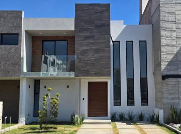 Casa de 3 habitaciones, Pachuca · Casa en Venta Residencial Explanada Doble Altura Equipamiento de Lujo