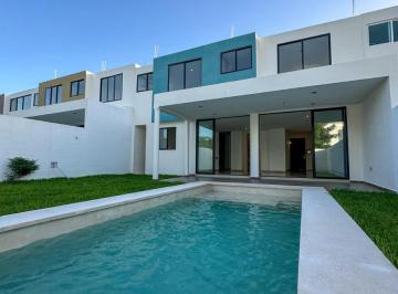 Casa en condominio · 273m² · 4 Recámaras · 2 Estacionamientos · Casa en Venta en Conkal Yucatan 4 Recámaras