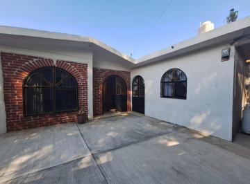 Casa · 104m² · 2 Recámaras · 1 Estacionamiento · Casa en Venta Cerca del Muelle Patzcuaro en Oferta