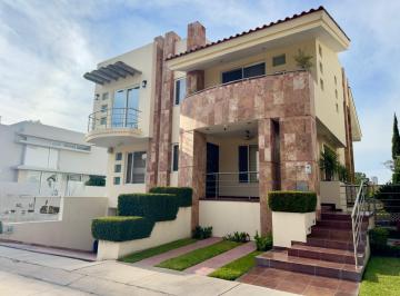 Casa de 3 habitaciones, Zapopan · Casa en Renta en Puerta del Bosque