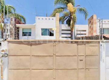 Casa · 124m² · 3 Recámaras · 2 Estacionamientos · Casa en Venta a Pie de Calle, Estudio en Planta Baja Zona Udlap