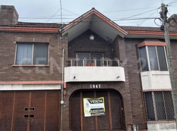 Casa · 463m² · 6 Recámaras · 2 Estacionamientos · Casa en Venta en Col. Mitras Centro en Monterrey