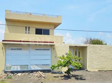 Casa · 251m² · 3 Recámaras · 2 Estacionamientos · Casa en Venta Cerca del Mar, Cuyutlán, Colima