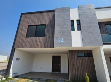Casa · 202m² · 3 Recámaras · 2 Estacionamientos · Casa en Venta con 3 Recamaras en Cholula Puebla