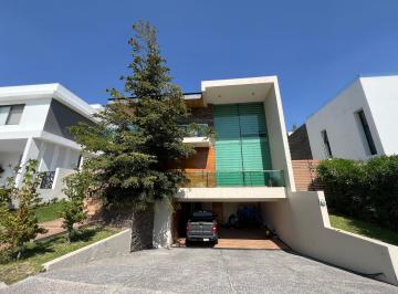 Casa de 4 habitaciones, Tlajomulco de Zúñiga · Casa en Venta Lago Nogal
