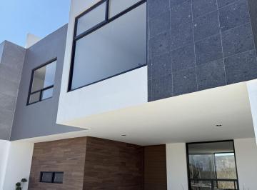 Casa · 164m² · 3 Recámaras · 2 Estacionamientos · Casa en Ubicada en La Radial
