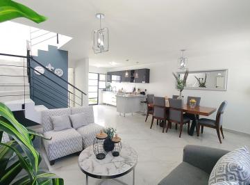 Casa · 120m² · 4 Recámaras · 2 Estacionamientos · Casa Diamante con Recámara en Pb en Venta Condesa III, Zibatá, Querétaro