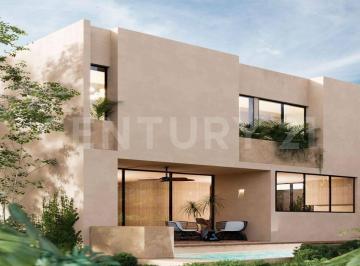 Casa · 310m² · 4 Recámaras · 3 Estacionamientos · Casa en Venta en Via Cumbres, Cancun