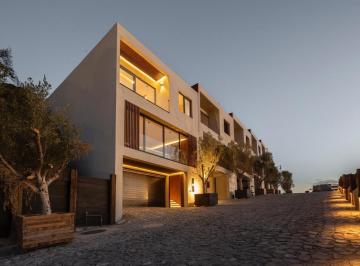 Casa · 306m² · 3 Recámaras · 4 Estacionamientos · Casa en Venta, Corregidora, Queretaro