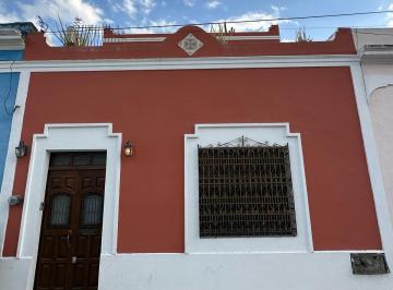Casa · 223m² · 3 Recámaras · Venta de Casa Histórica Amueblada en El Centro de Merida