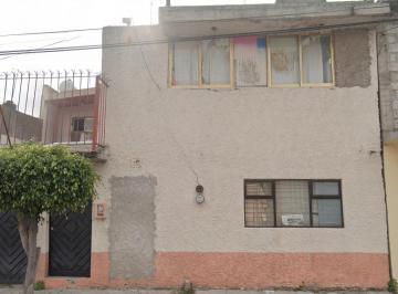 Casa de 4 habitaciones, Coyoacán · Casa en Venta en Pedregal de Sta. Úrsula