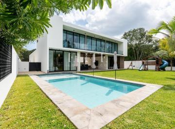 Casa · 750m² · 4 Recámaras · 8 Estacionamientos · Casa en Preventa en Residencial Lagos del Sol