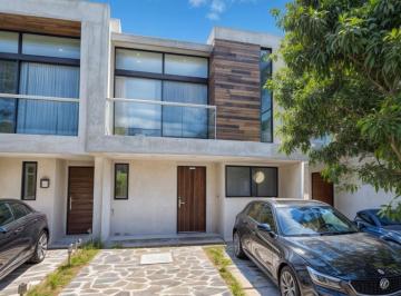 Casa de 3 habitaciones, El Marqués · Casa en Venta, Entre El Refugio y Zibatá, 3 Recámaras, 3.5 Baños, Roof Garden