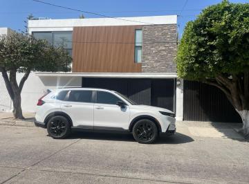 Casa · 490m² · 5 Recámaras · 3 Estacionamientos · Casa Remodelada en Venta - Residencial Victoria