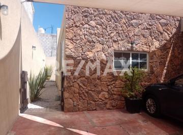 Casa · 155m² · 2 Recámaras · 2 Estacionamientos · Casa de un Piso - (4)