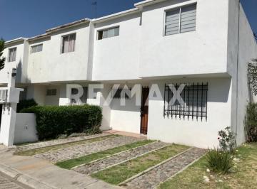 Casa · 140m² · 3 Recámaras · 2 Estacionamientos · Renta Casa Cerca de Vw - (4)