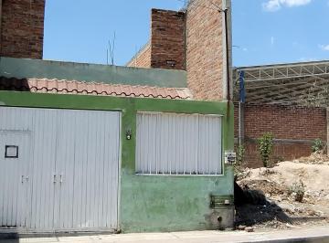 Casa de 2 habitaciones, León · Vendo Casa en Fraccionamiento Paseo de Las Joyas en Leon Guanajuato