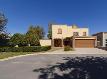 Casa · 416m² · 4 Recámaras · Residencia en Venta en Campos Eliseos Fraccionamiento Cerrada del Sol II