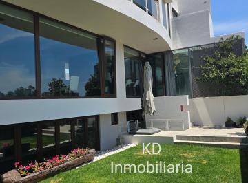 Fachada trasera vista al jardin · Casa Venta con Jardin, Roof, Salón Usos Múltiples en Sexta Sección Lomas Verdes Naucalpan