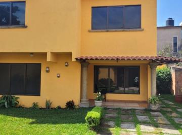 Casa · 180m² · 3 Recámaras · 2 Estacionamientos · Casa en Privada en Gloria Almada de Bejarano Cuernavaca - Maz - 2263 - Cp