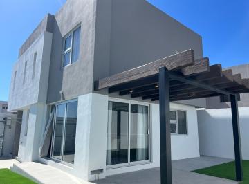 Casa · 165m² · 3 Recámaras · 4 Estacionamientos · Elegante Casa en Venta con Acabados de Lujo y Excelente Ubicación - (4)