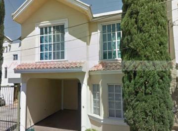 Casa · 176m² · 3 Recámaras · 1 Estacionamiento · Casa en Venta en Jardines de Casa Blanca