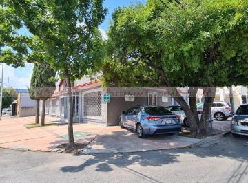 Oficina · 350m² · 9 Recámaras · 9 Estacionamientos · Oficina en Renta en Mitras Sur