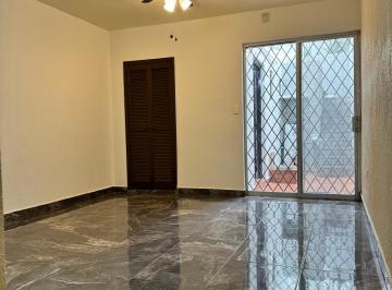 Casa de 2 habitaciones, Monterrey · Venta de Casa Tipo Th Remodelada
