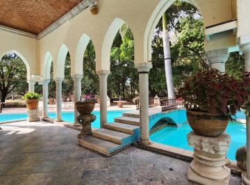 Quinta de 9 habitaciones, Xochitepec · Casa Hacienda en Chiconcuac con Cancha de Fútbol, Lago, Agua de Canal, Jardín