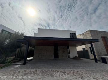 Casa de 4 habitaciones, Querétaro · Venta de Casa en Altozano