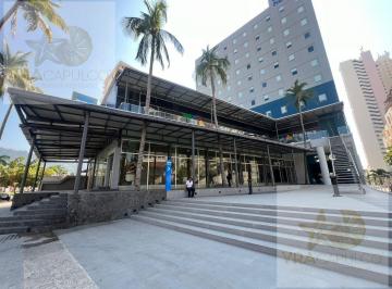 Local comercial · 537m² · 3 Estacionamientos · Local en One Costera