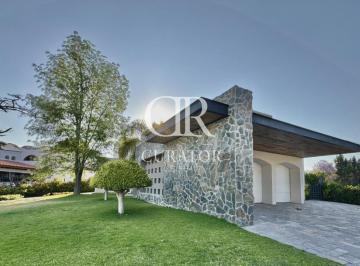Casa · 730m² · 4 Recámaras · 4 Estacionamientos · Casa en Venta en El Campanario, Querétaro.