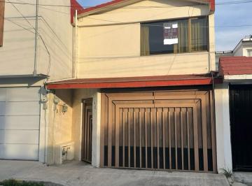 Casa · 125m² · 3 Recámaras · 2 Estacionamientos · Casa en Las Haciendas