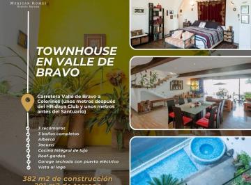 Casa · 382m² · 3 Recámaras · 2 Estacionamientos · Casa en Valle de Bravo
